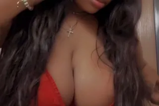 humongous tits 😘 OUTCALL ONLY - Image 2