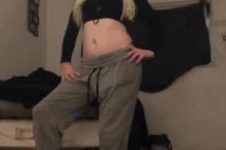 Busty Red neck beauty - Image 3